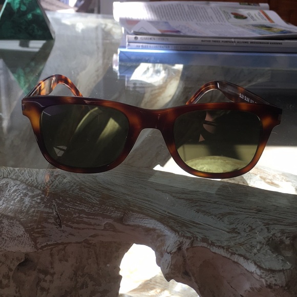 Saint Laurent Accessories - Saint Laurent sunglasses 🕶